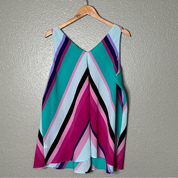 Lane Bryant flowy tank size 18 - Picture 2 of 3